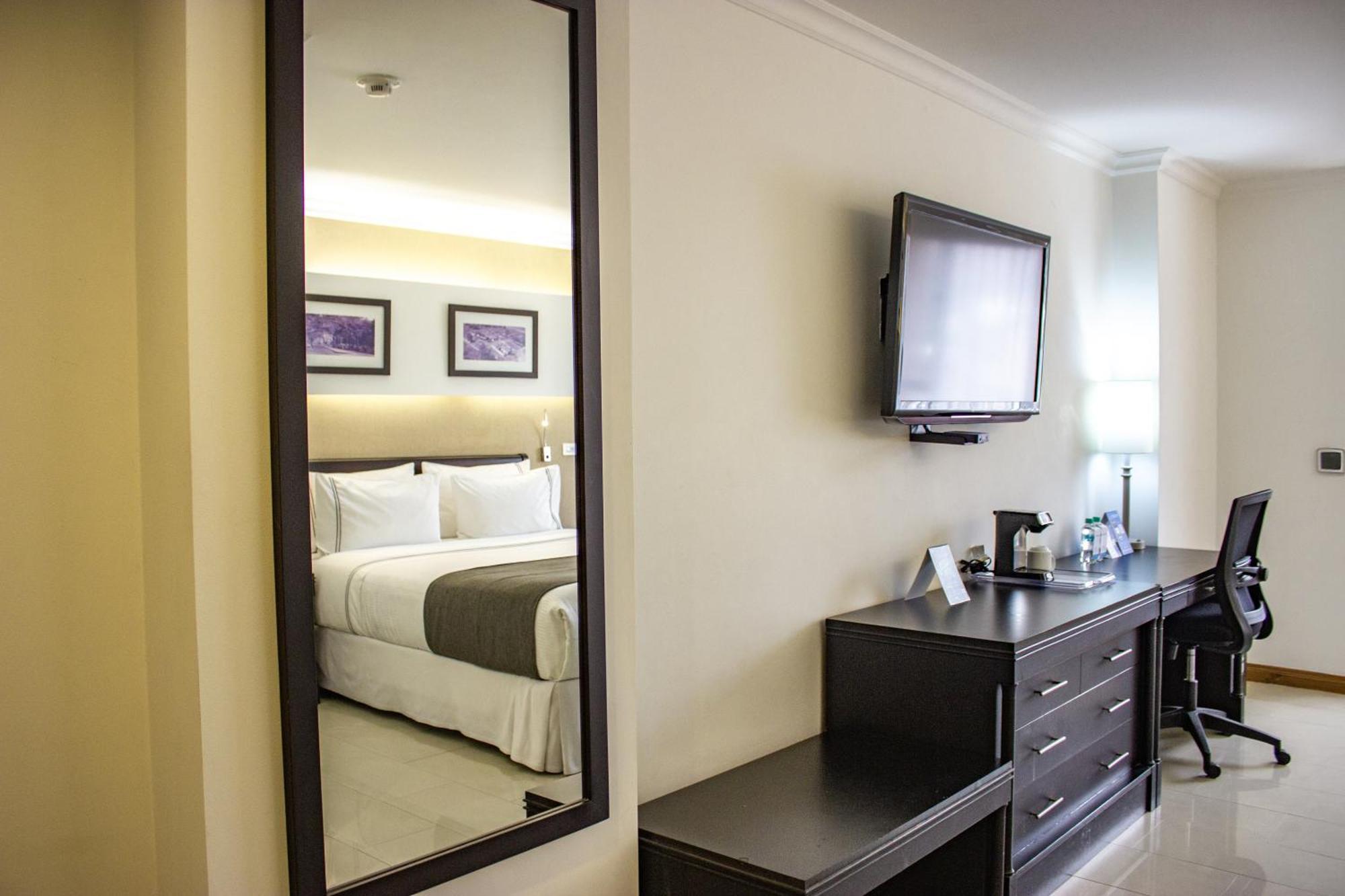 Sonesta Hotel Cali Exterior photo